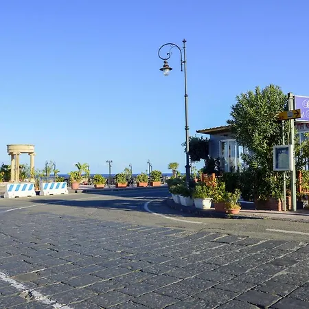 Spacious With Sea View In 120 M² Pool Appartamento Giardini Naxos