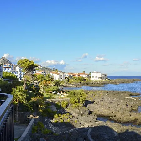 Spacious With Sea View In 120 M² Pool Giardini Naxos
