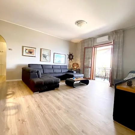 Spacious With Sea View In 120 M² Pool *
