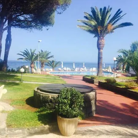 Spacious With Sea View In 120 M² Pool Appartamento *